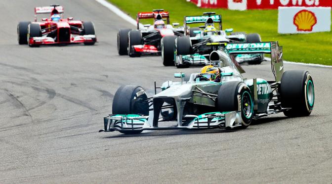 Hamilton ha perso la sua battaglia con Alonso: dalla pole al terzo posto per lui. Epa